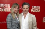 Amsterdam 24 april 2023
Premiere Zomer in Frankrijk in het ketelhuis met in de hoofdrollen oa Jasmine Sendar , Jan Kooijman , Fockeline Ouwerkerk Tjebbo Gerritsma en Marc de Cloe .
Frederik Brom met partner Nienke Romer