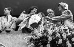 Eindhoven, 26 Mei 1988
PSV Europees Kampioen Seizoen 1987-1988
Vliegveld-Gemeentehuis
Hans Gilhaus-Eric Gerets-Wim Kieft-Willeke Albert-Soren Lerby