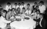 PSV Eten bij Restaurant De Blauwe Lotus in Eindhovenmet Hans v Breukelen-Pim Doesburg-Michel Valke-Ivan Nielsen-Addick Koot-Hallvar Thoresen-Willy v d Kuijlen-Guus Hiddink-Willy v d Kerkhof-Jan Heintze-Chang Ching-Jacques v d Ven-Kees Ploegsma-Ronald Koeman-Eric Gerets en Frank Arnesen