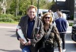 Noorden  30 april 2023
Gerard Joling viert zijn 63e verjaardag.
Henny Huisman en zijn vrouw Lia . Ze hebben een kaars met een foto van de moeder van Gerard erop laten maken