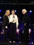 Amsterdam 22 mei 2023
Uitreiking Buma awards in Tuschinski Amsterdam.
Herman v Veen ontving uit handen van zijn dochters Babette v Veen en Anne v Veen de  lifetime Achievement award voor zijn hele carriere .Herman kwam met zijn vrouw Gaetane Bouchez.