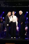 Amsterdam 22 mei 2023
Uitreiking Buma awards in Tuschinski Amsterdam.
Herman v Veen ontving uit handen van zijn dochters Babette v Veen en Anne v Veen de  lifetime Achievement award voor zijn hele carriere .Herman kwam met zijn vrouw Gaetane Bouchez.