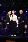 Amsterdam 22 mei 2023
Uitreiking Buma awards in Tuschinski Amsterdam.
Herman v Veen ontving uit handen van zijn dochters Babette v Veen en Anne v Veen de  lifetime Achievement award voor zijn hele carriere .Herman kwam met zijn vrouw Gaetane Bouchez.