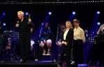 Amsterdam 22 mei 2023
Uitreiking Buma awards in Tuschinski Amsterdam.
Herman v Veen ontving uit handen van zijn dochters Babette v Veen en Anne v Veen de  lifetime Achievemnet award voor zijn hele carriere .