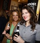 Amsterdam 20 april 2023
Presentatie  van blad de Linda in een cafe in het centrum van Amsterdam waar een bier gepresenteerd wordt. Het bier is in samenwerking met Grolsch. Ilse Warringa