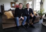 Den Bosch 24 april 2023
John de Bever en partner Kees de Bever kondigen extra concert aan en Caroline v d Plas als gast tijdens hun show in Ahoy. Ze ontvangen de pers in hun nieuwe huis / appartement.