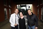 Den Bosch 24 april 2023
John de Bever en partner Kees de Bever kondigen extra concert aan en Caroline v d Plas als gast tijdens hun show in Ahoy. Ze ontvangen de pers in hun nieuwe huis / appartement.
