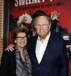 Amsterdam 21 april 2023
Premiere Sweeney Todd in het DeLaMar theater geproduceerd door Medialane.
Joop v d Ende  en Janine v d Ende