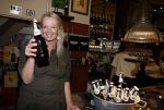 Amsterdam 20 april 2023
Presentatie  van blad de Linda in een cafe in het centrum van Amsterdam waar een bier gepresenteerd wordt. Het bier is in samenwerking met Grolsch. Karin Swerink