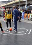 Rotterdam 27 april 2023
Koningsdag 2023 in Rotterdam met aanwezig Koning Willem Alexander, KoninginMaxima ,Prinses Amalia, Prinses Ariane ,Prins Constantijn ,Prinses Laurentien ,Prins Maurits ,Prinses Marilene ,Prins Bernhard ,Prinses Annette ,Prins Floris ,Prinses Aimee ,Prins Pieter Christiaan, en Prinses Anita .
Burgemeester Aboutaleb is de gastheer.  De Royals gaan voetballen bij Touzani