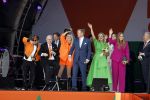 Rotterdam 27 april 2023
Koningsdag 2023 in Rotterdam met aanwezig Koning Willem Alexander, KoninginMaxima ,Prinses Amalia, Prinses Ariane ,Prins Constantijn ,Prinses Laurentien ,Prins Maurits ,Prinses Marilene ,Prins Bernhard ,Prinses Annette ,Prins Floris ,Prinses Aimee ,Prins Pieter Christiaan, en Prinses Anita .
Burgemeester Aboutaleb is de gastheer. Optreden van Lee Towers Davina Michelle en Ronnie Flex.