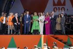 Rotterdam 27 april 2023
Koningsdag 2023 in Rotterdam met aanwezig Koning Willem Alexander, KoninginMaxima ,Prinses Amalia, Prinses Ariane ,Prins Constantijn ,Prinses Laurentien ,Prins Maurits ,Prinses Marilene ,Prins Bernhard ,Prinses Annette ,Prins Floris ,Prinses Aimee ,Prins Pieter Christiaan, en Prinses Anita .
Burgemeester Aboutaleb is de gastheer. Optreden van Lee Towers Davina Michelle en Ronnie Flex.
