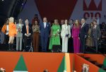 Rotterdam 27 april 2023
Koningsdag 2023 in Rotterdam met aanwezig Koning Willem Alexander, KoninginMaxima ,Prinses Amalia, Prinses Ariane ,Prins Constantijn ,Prinses Laurentien ,Prins Maurits ,Prinses Marilene ,Prins Bernhard ,Prinses Annette ,Prins Floris ,Prinses Aimee ,Prins Pieter Christiaan, en Prinses Anita .
Burgemeester Aboutaleb is de gastheer. Optreden van Lee Towers Davina Michelle en Ronnie Flex.