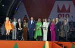 Rotterdam 27 april 2023
Koningsdag 2023 in Rotterdam met aanwezig Koning Willem Alexander, KoninginMaxima ,Prinses Amalia, Prinses Ariane ,Prins Constantijn ,Prinses Laurentien ,Prins Maurits ,Prinses Marilene ,Prins Bernhard ,Prinses Annette ,Prins Floris ,Prinses Aimee ,Prins Pieter Christiaan, en Prinses Anita .
Burgemeester Aboutaleb is de gastheer. Optreden van Lee Towers Davina Michelle en Ronnie Flex.