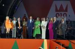Rotterdam 27 april 2023
Koningsdag 2023 in Rotterdam met aanwezig Koning Willem Alexander, KoninginMaxima ,Prinses Amalia, Prinses Ariane ,Prins Constantijn ,Prinses Laurentien ,Prins Maurits ,Prinses Marilene ,Prins Bernhard ,Prinses Annette ,Prins Floris ,Prinses Aimee ,Prins Pieter Christiaan, en Prinses Anita .
Burgemeester Aboutaleb is de gastheer. Optreden van Lee Towers Davina Michelle en Ronnie Flex.