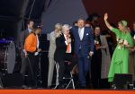 Rotterdam 27 april 2023
Koningsdag 2023 in Rotterdam met aanwezig Koning Willem Alexander, KoninginMaxima ,Prinses Amalia, Prinses Ariane ,Prins Constantijn ,Prinses Laurentien ,Prins Maurits ,Prinses Marilene ,Prins Bernhard ,Prinses Annette ,Prins Floris ,Prinses Aimee ,Prins Pieter Christiaan, en Prinses Anita .
Burgemeester Aboutaleb is de gastheer. Optreden van Lee Towers Davina Michelle en Ronnie Flex.