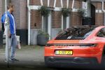 Amsterdam 12 mei 2023
Manuel Broekman fotografeert een porsche 911.