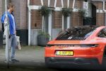 Amsterdam 12 mei 2023
Manuel Broekman fotografeert een porsche 911.