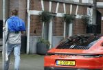 Amsterdam 12 mei 2023
Manuel Broekman fotografeert een porsche 911.