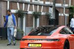 Amsterdam 12 mei 2023
Manuel Broekman fotografeert een porsche 911.