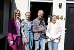 Noordwijk 17 mei 2023
Opening pension Code Rose van Martien Meiland en Erica Meiland . Ook Montana Maxime en Leroy Molkenboer zijn aanwezig Dochter Claire doet de openingshandeling.