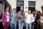 Noordwijk 17 mei 2023
Opening pension Code Rose van Martien Meiland en Erica Meiland . Ook Montana Maxime en Leroy Molkenboer zijn aanwezig Dochter Claire doet de openingshandeling.