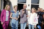 Noordwijk 17 mei 2023
Opening pension Code Rose van Martien Meiland en Erica Meiland . Ook Montana Maxime en Leroy Molkenboer zijn aanwezig Dochter Claire doet de openingshandeling.