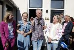 Noordwijk 17 mei 2023
Opening pension Code Rose van Martien Meiland en Erica Meiland . Ook Montana Maxime en Leroy Molkenboer zijn aanwezig Dochter Claire doet de openingshandeling.