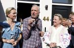 Noordwijk 17 mei 2023
Opening pension Code Rose van Martien Meiland en Erica Meiland . Ook Montana Maxime en Leroy Molkenboer zijn aanwezig Dochter Claire doet de openingshandeling.