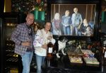 Noordwijk 17 mei 2023
Opening pension Code Rose van Martien Meiland en Erica Meiland . Ook Montana Maxime en Leroy Molkenboer zijn aanwezig Dochter Claire doet de openingshandeling.