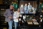 Noordwijk 17 mei 2023
Opening pension Code Rose van Martien Meiland en Erica Meiland . Ook Montana Maxime en Leroy Molkenboer zijn aanwezig Dochter Claire doet de openingshandeling.