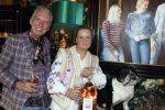 Noordwijk 17 mei 2023
Opening pension Code Rose van Martien Meiland en Erica Meiland . Ook Montana Maxime en Leroy Molkenboer zijn aanwezig Dochter Claire doet de openingshandeling.
