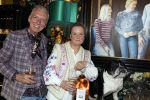 Noordwijk 17 mei 2023
Opening pension Code Rose van Martien Meiland en Erica Meiland . Ook Montana Maxime en Leroy Molkenboer zijn aanwezig Dochter Claire doet de openingshandeling.