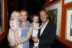 Noordwijk 17 mei 2023
Opening pension Code Rose van Martien Meiland en Erica Meiland . Ook Montana Maxime en Leroy Molkenboer zijn aanwezig Dochter Claire doet de openingshandeling.