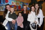 Kortenhoef 29 april 2023
Presntatie tijdschrift Nicole des Bouvrie bij Ottenhome.
Nicole met haar dochters en kleinkinderen