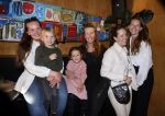 Kortenhoef 29 april 2023
Presntatie tijdschrift Nicole des Bouvrie bij Ottenhome.
Nicole met haar dochters en kleinkinderen