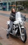 Amstelveen 30 april 2023
Nurlaila bij de musical lunch in schouwburg Amstelveen. Ze kwam mop haar Harley Davidson motor