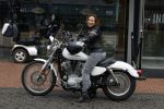Amstelveen 30 april 2023
Nurlaila bij de musical lunch in schouwburg Amstelveen. Ze kwam mop haar Harley Davidson motor