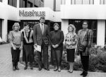 Den Bosch, 28 Oktober 1987
De dames van de Voetbalspelers op bezoek bij sponsor Nashua
Op de foto o.a. Huub v d Boogaart Gilian Kessels Shula Reijxman