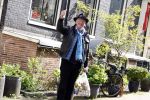 Amsterdam 18 april 2023
Peter Faber doet boodschappen in het centrum van Amsterdam