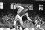 Amsterdam, 14 September  1980
AJAX-PSV, eindstand 5-2
Piet Hamberg en Pim Doesburg in duel