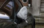 Amsterdam 13 mei 2023
Prins Maurits heeft speciale kappen om zijn spiegels van zijn porsche Taycan .
Door die kappen kunnen de spiegels niet gepikt worden.