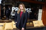 Amsterdam 20 april 2023
Prinses Eloise van Oranje onderweg naar feestje van blad de Linda in een cafe in het centrum van Amsterdam waar een bier gepresenteerd wordt.