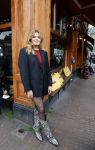 Amsterdam 20 april 2023
Prinses Eloise van Oranje onderweg naar feestje van blad de Linda in een cafe in het centrum van Amsterdam waar een bier gepresenteerd wordt.
