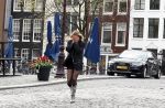 Amsterdam 20 april 2023
Prinses Eloise van Oranje onderweg naar feestje van blad de Linda in een cafe in het centrum van Amsterdam waar een bier gepresenteerd wordt.