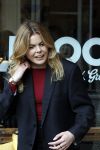 Amsterdam 20 april 2023
Prinses Eloise van Oranje onderweg naar feestje van blad de Linda in een cafe in het centrum van Amsterdam waar een bier gepresenteerd wordt.