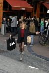 Amsterdam 20 april 2023
Prinses Eloise van Oranje onderweg naar feestje van blad de Linda in een cafe in het centrum van Amsterdam waar een bier gepresenteerd wordt.