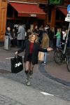 Amsterdam 20 april 2023
Prinses Eloise van Oranje onderweg naar feestje van blad de Linda in een cafe in het centrum van Amsterdam waar een bier gepresenteerd wordt.