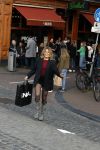 Amsterdam 20 april 2023
Prinses Eloise van Oranje onderweg naar feestje van blad de Linda in een cafe in het centrum van Amsterdam waar een bier gepresenteerd wordt.