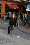 Amsterdam 20 april 2023
Prinses Eloise van Oranje onderweg naar feestje van blad de Linda in een cafe in het centrum van Amsterdam waar een bier gepresenteerd wordt.